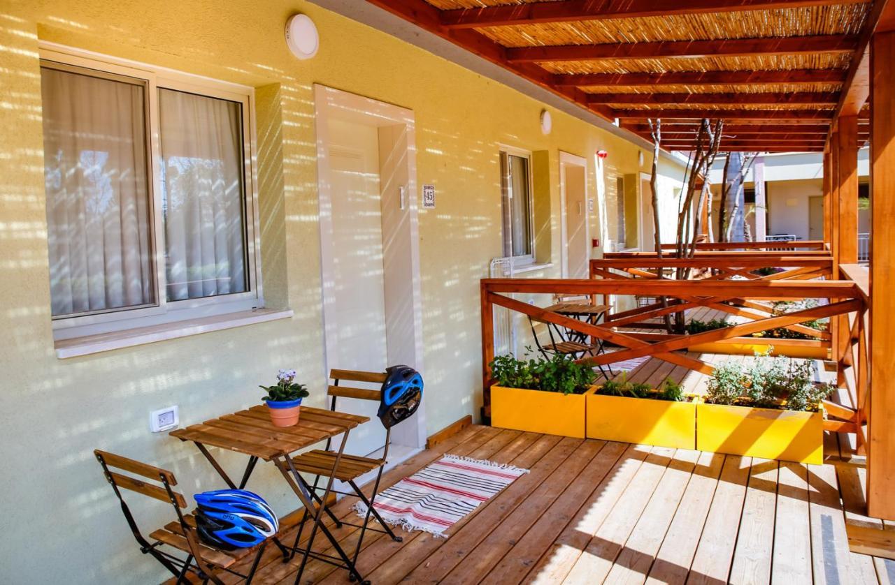 Shaar Hagolan Kibbutz Country Lodging ภายนอก รูปภาพ