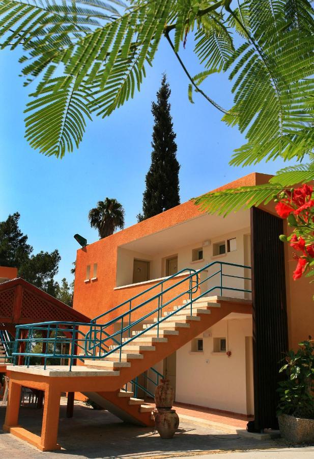 Shaar Hagolan Kibbutz Country Lodging ภายนอก รูปภาพ