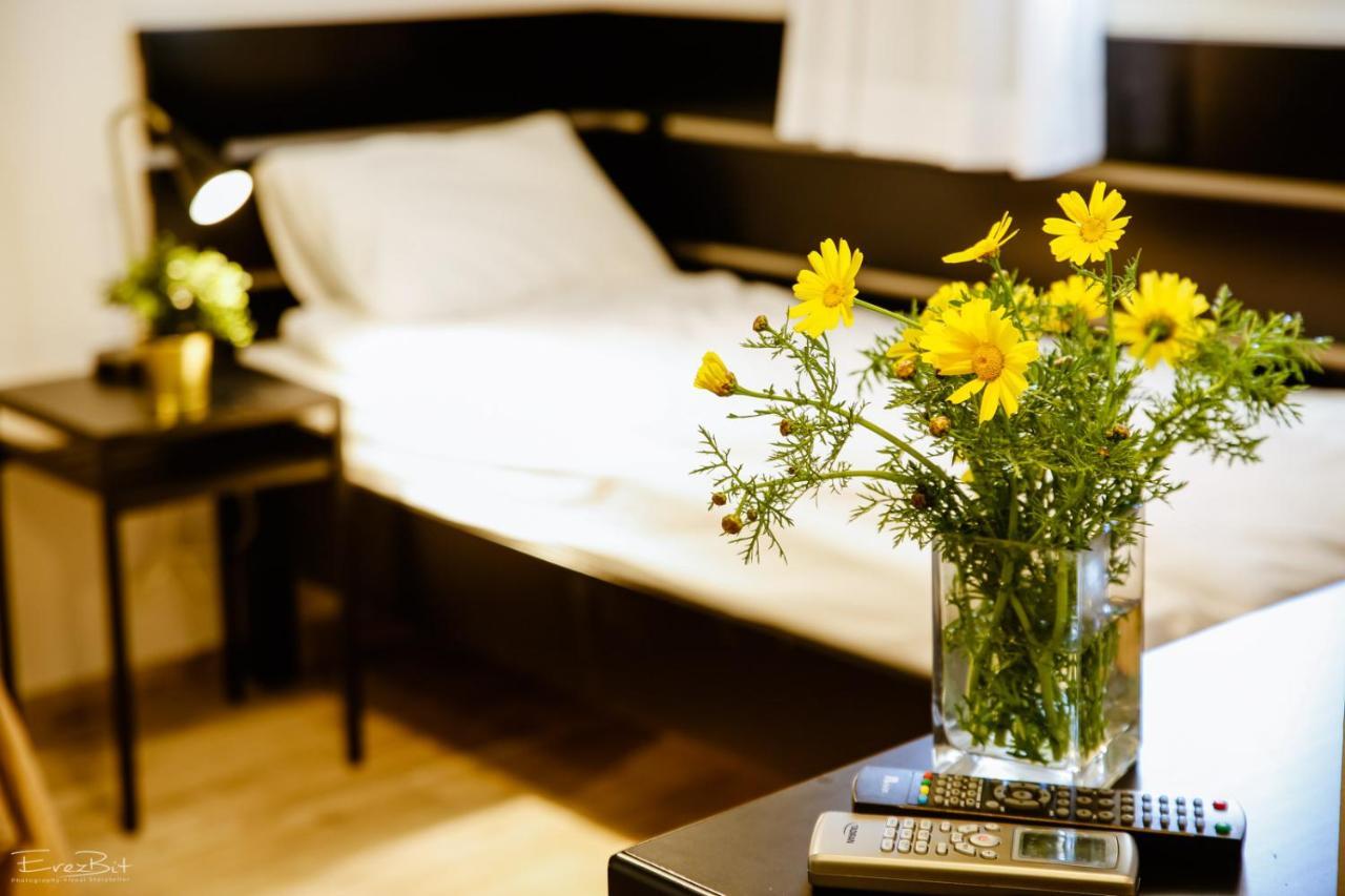 Shaar Hagolan Kibbutz Country Lodging ภายนอก รูปภาพ