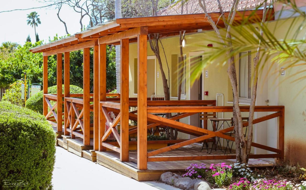 Shaar Hagolan Kibbutz Country Lodging ภายนอก รูปภาพ