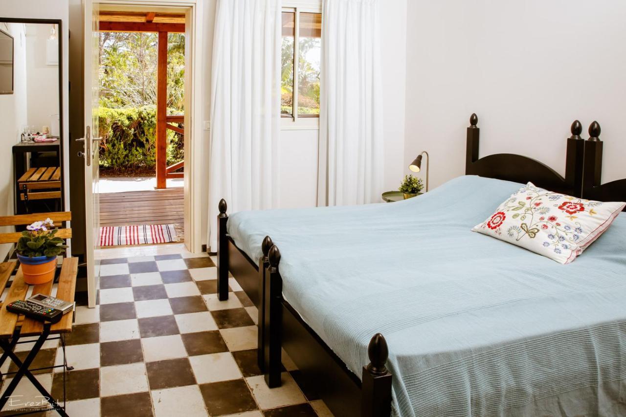 Shaar Hagolan Kibbutz Country Lodging ภายนอก รูปภาพ